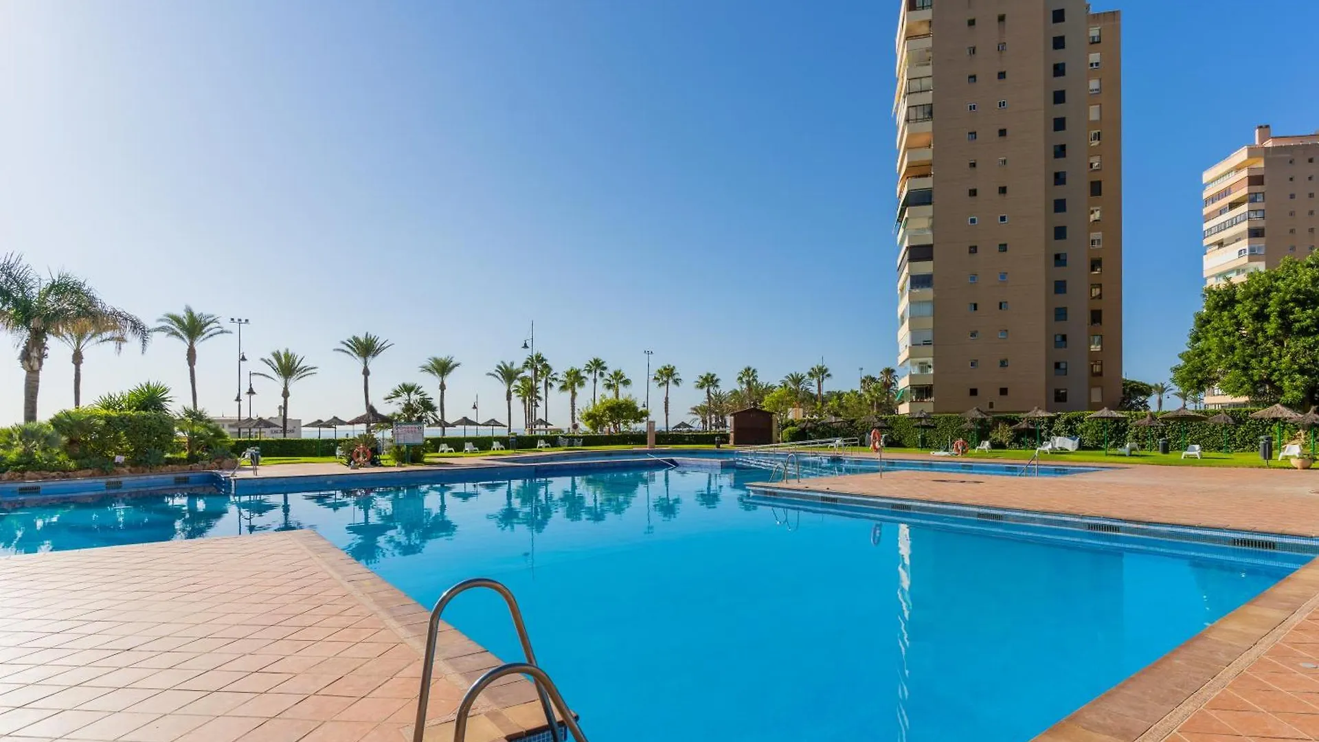 Apartment Apartamento Frente Al Mar Torres De Playamar En Torremolinos Spain