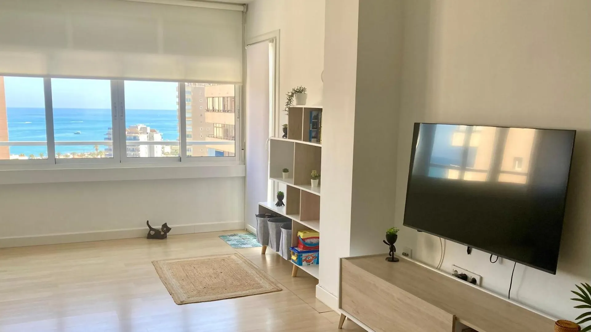 Apartamento Frente Al Mar Torres De Playamar En Torremolinos 0*,